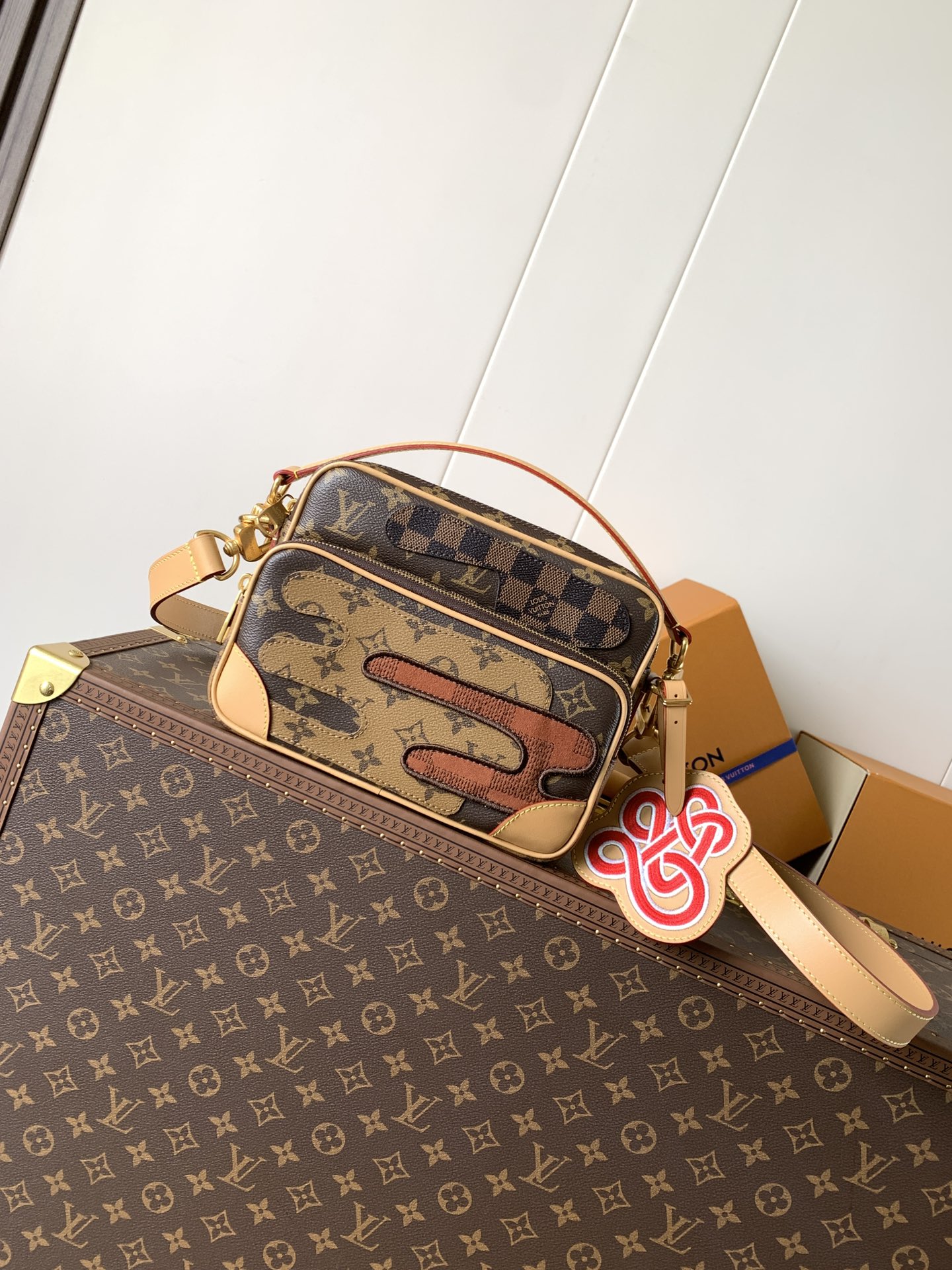 Louis Vuitton LV Classic Handbag Premium Canvas Model MB163 Top Handle Luxury Daily Wear New Arrival